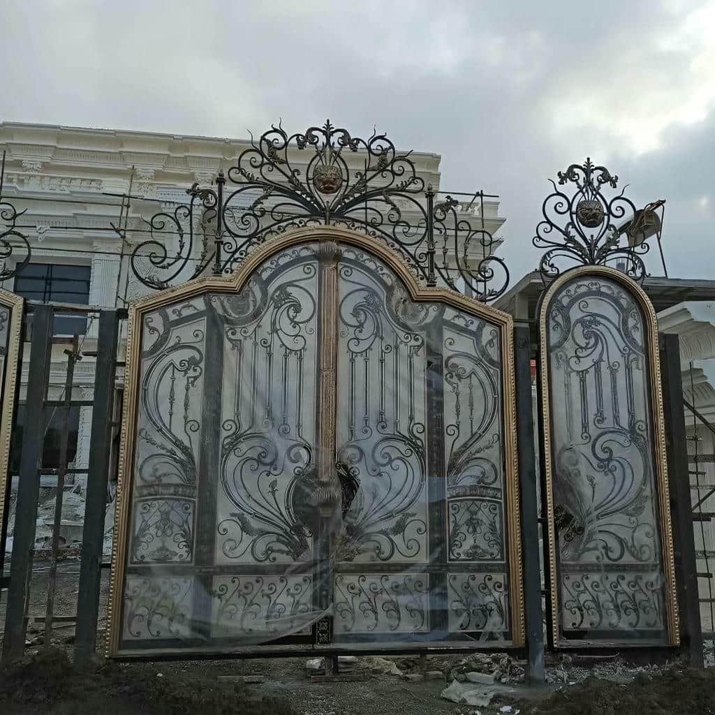 درب ویلایی ساده و شیک با رنگ ضدزنگ