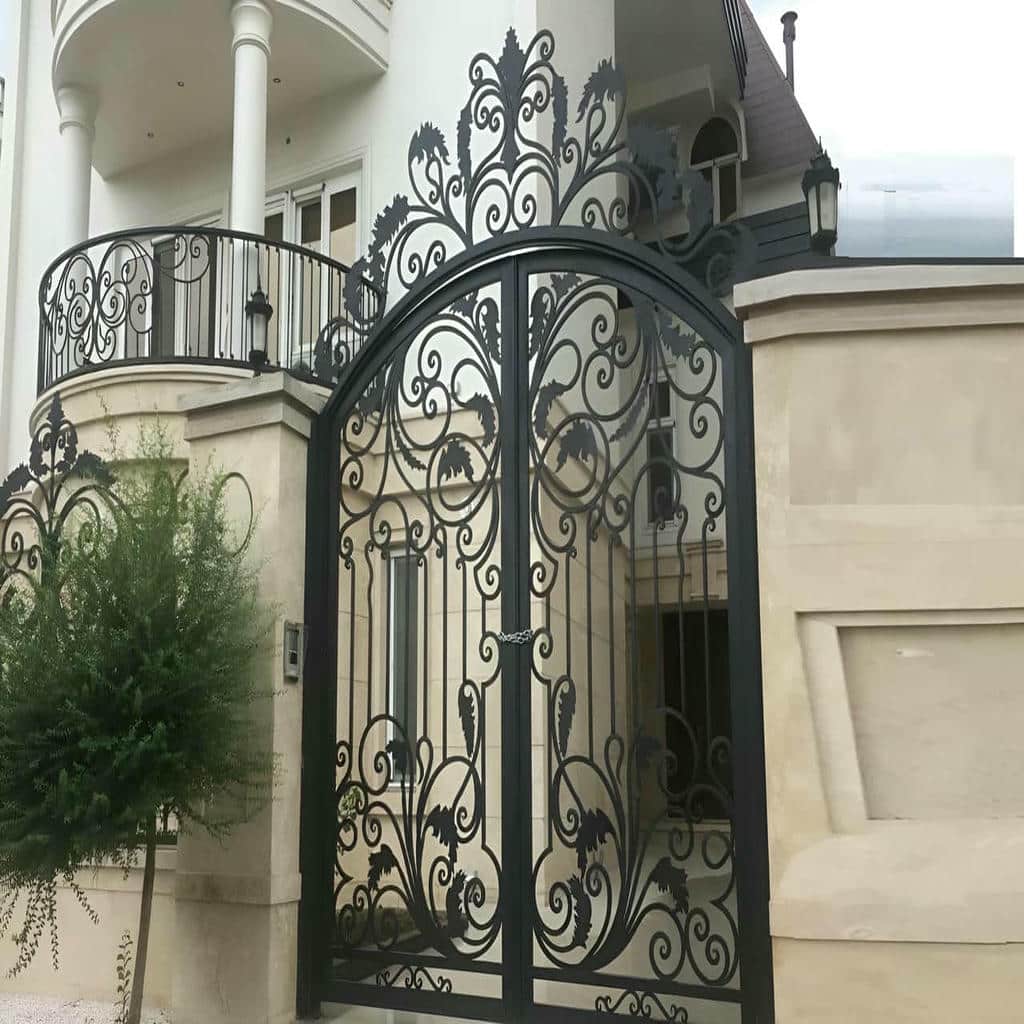 درب ویلایی ساده و شیک با خطوط تمیز