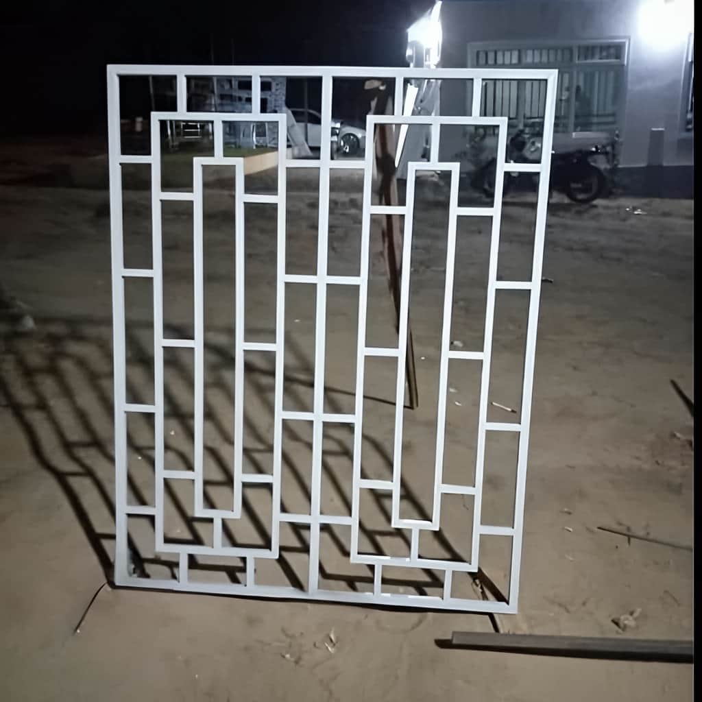 حفاظ پنجره کلاسیک آهنی با اتصالات مقاوم