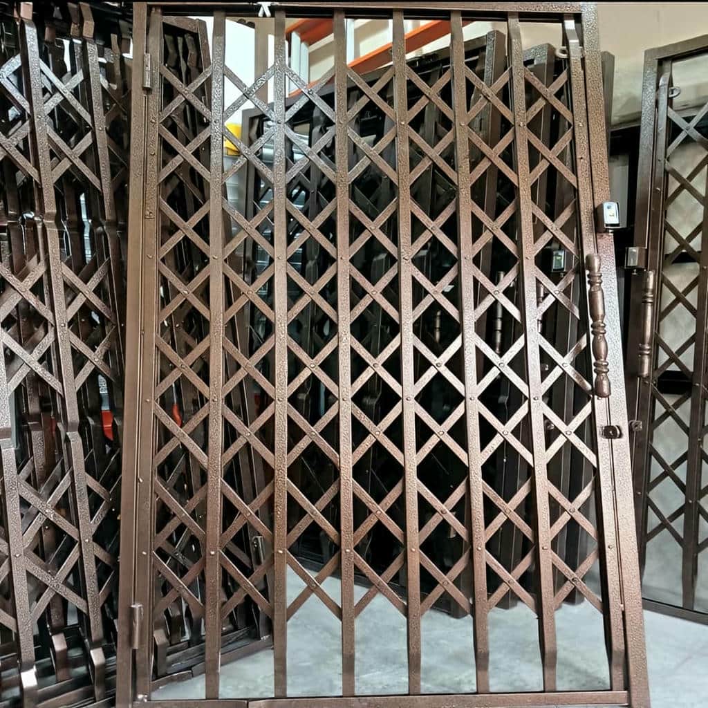 حفاظ آکاردئونی با قطعات متحرک مقاوم