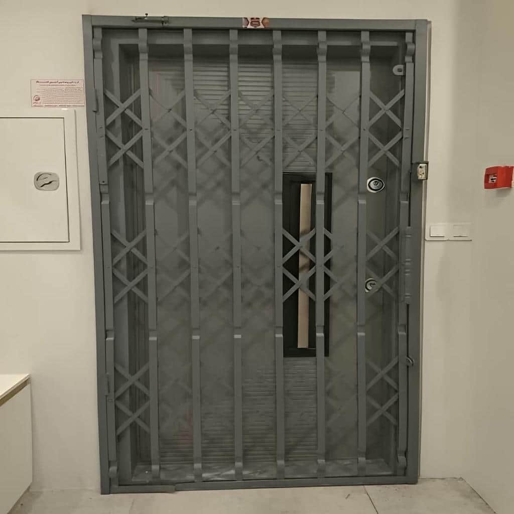 درب آکاردئونی آپارتمان با قفل ایمن و اتصالات دقیق