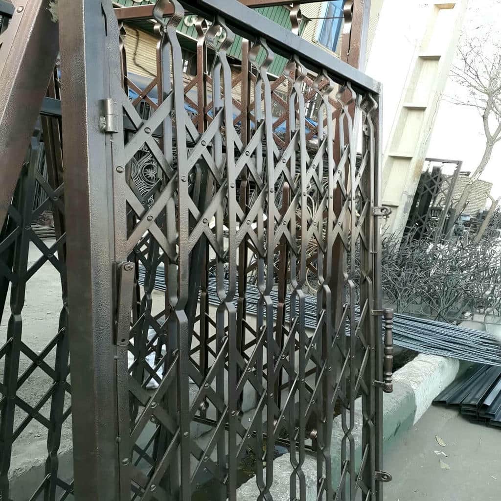 درب آکاردئونی آپارتمان با ریل حرکتی مقاوم و رنگ پوششی
