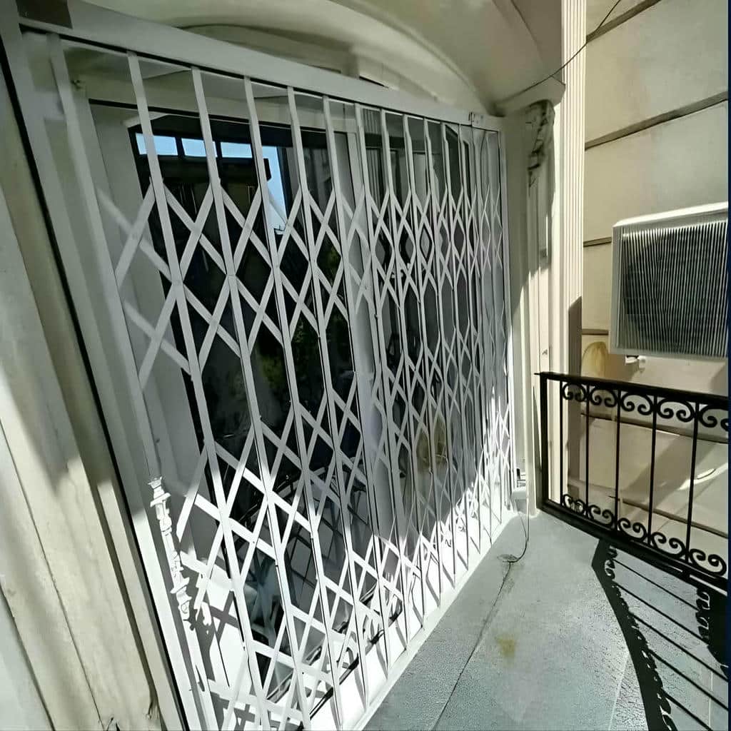 حفاظ درب ضد سرقت آکاردئونی فلزی با طراحی تاشو