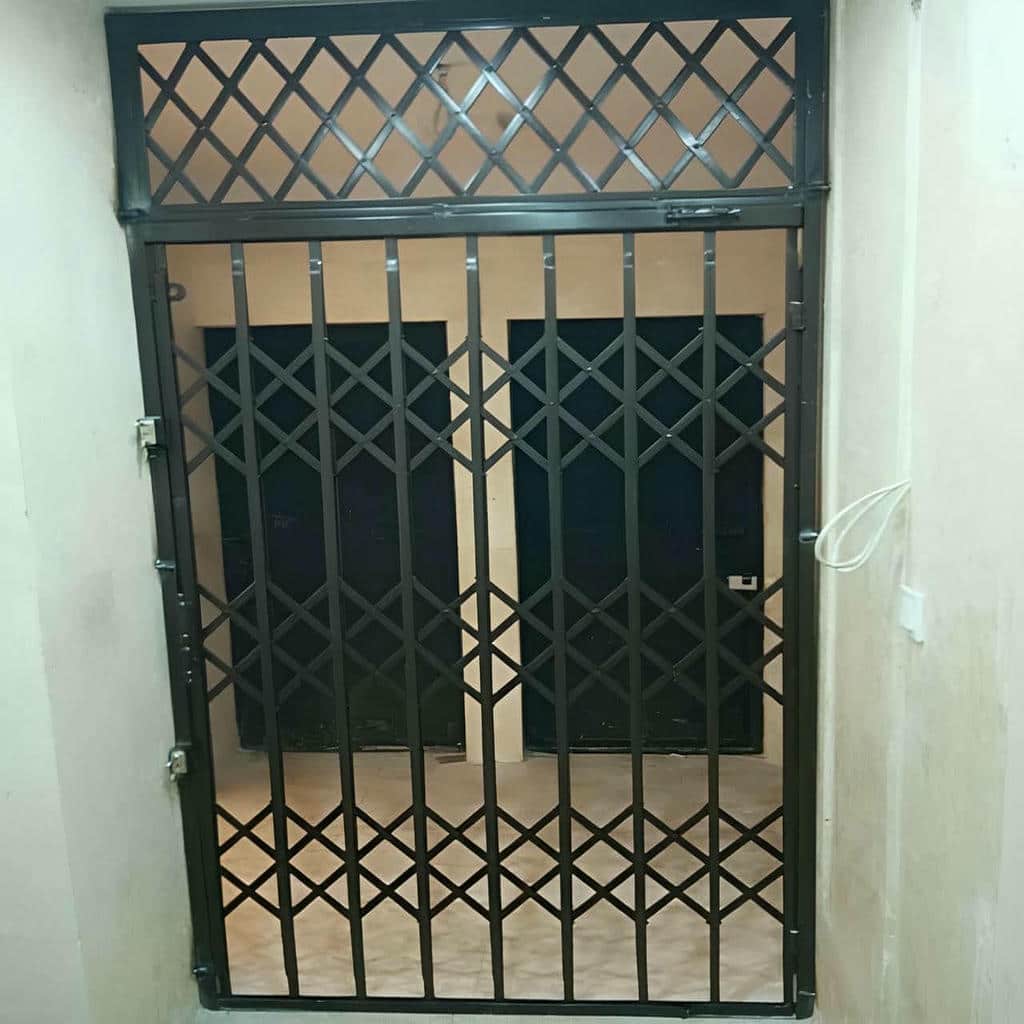 درب آکاردئونی مناسب ورودی ساختمان با طراحی تاشو