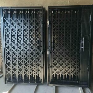 درب آکاردئونی آپارتمان فلزی با طراحی کشویی در فضای محدود