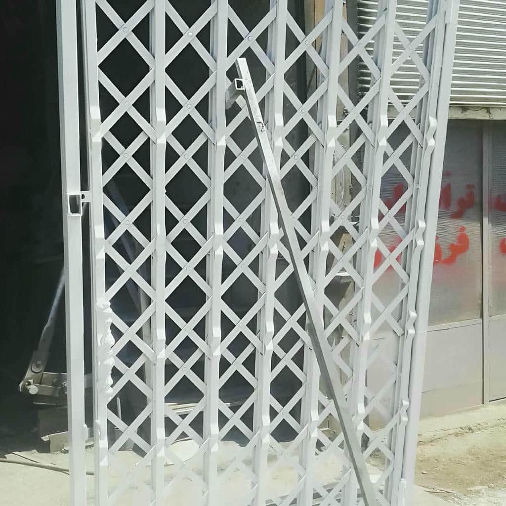 حفاظ درب ضد سرقت با ریل حرکتی روان و استاندارد حفاظ درب ضد سرقت با ریل حرکتی روان و استاندارد