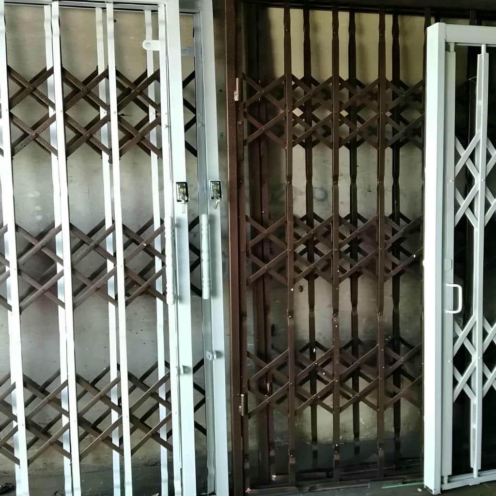 حفاظ ریلی درب با قفل ایمن و ساختار متحرک