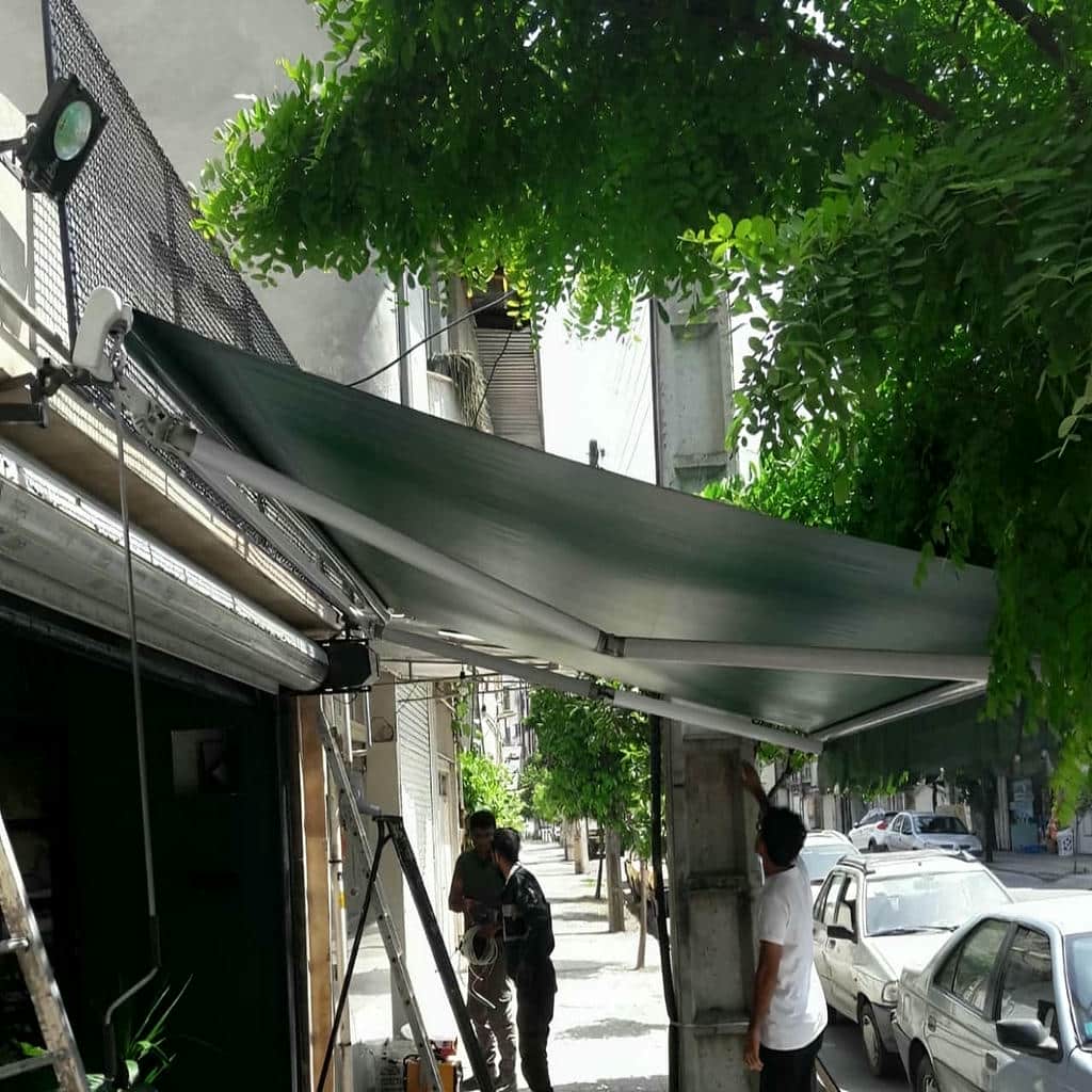 سایبان تاشو با سازه فلزی مناسب مجتمع های پرتردد