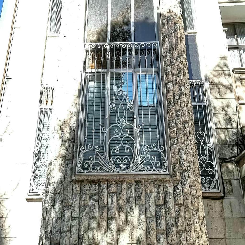 حفاظ پنجره گلنرده ساده برای فضای مسکونی