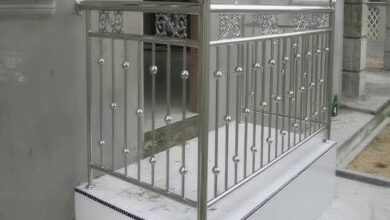 نرده استیل بالکن با سطح براق مناسب فضای گرم