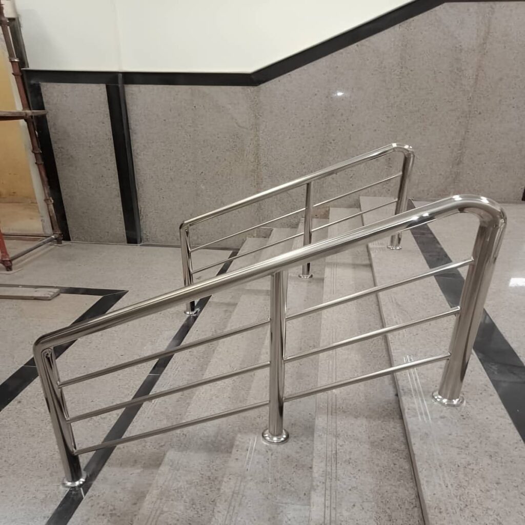 هندریل راه پله با پوشش سطح یکنواخت