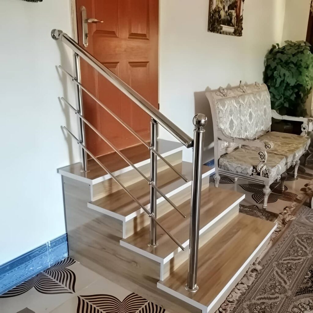 نرده راه پله با اندازه گیری دقیق مسیر اجرا