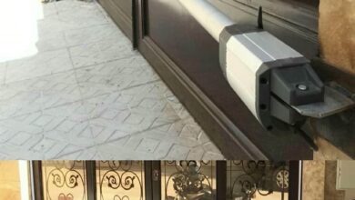 جک الکترومکانیک با موتور و بازوی فلزی روی درب پارکینگ