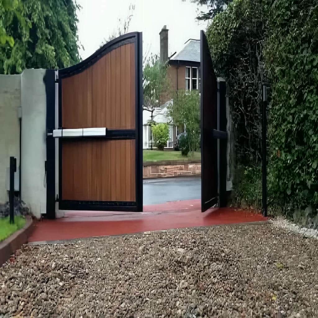 جک پارکینگی با پایه فلزی مستحکم در فضای باز جک پارکینگی با پایه فلزی مستحکم در فضای باز