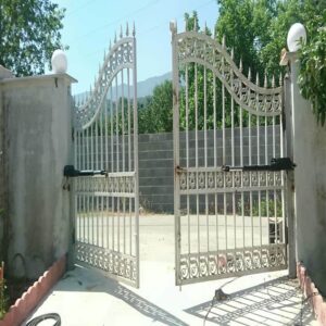 موتور درب پارکینگ نصب شده روی ورودی پروژه های نوساز