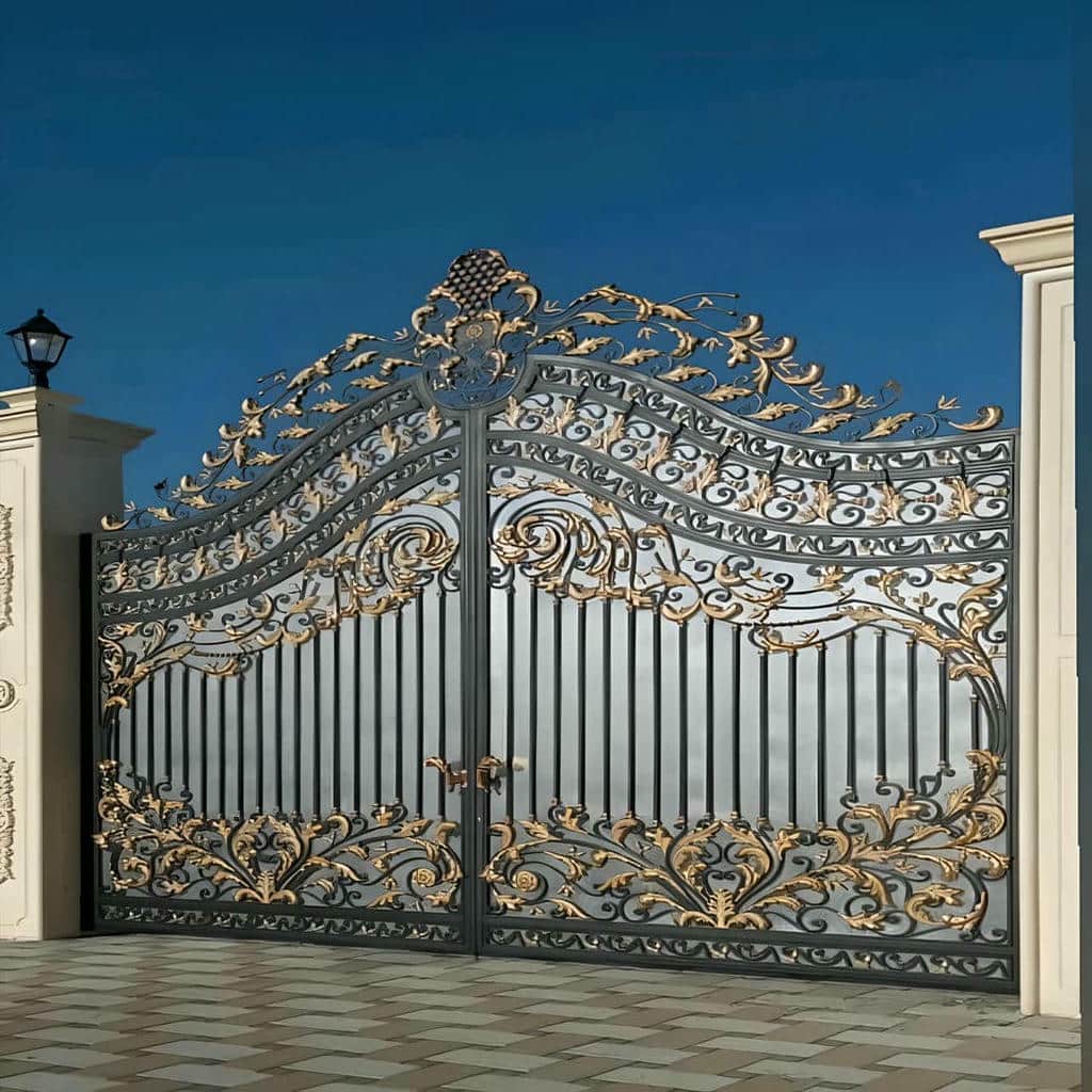 درب باغی با لولاهای فلزی مقاوم