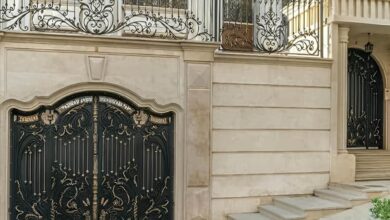 درب ویلایی پارکینگ با طرح فرفورژه کلاسیک