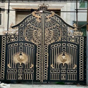 درب فلزی ستون دار با چهارچوب مقاوم