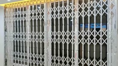 حفاظ پنجره متحرک آهنی با رنگ مشکی هماهنگ با نما